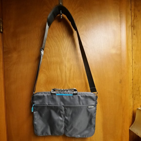 Incase Gray Laptop/Tablet Shoulder Bag - Picture 1 of 7